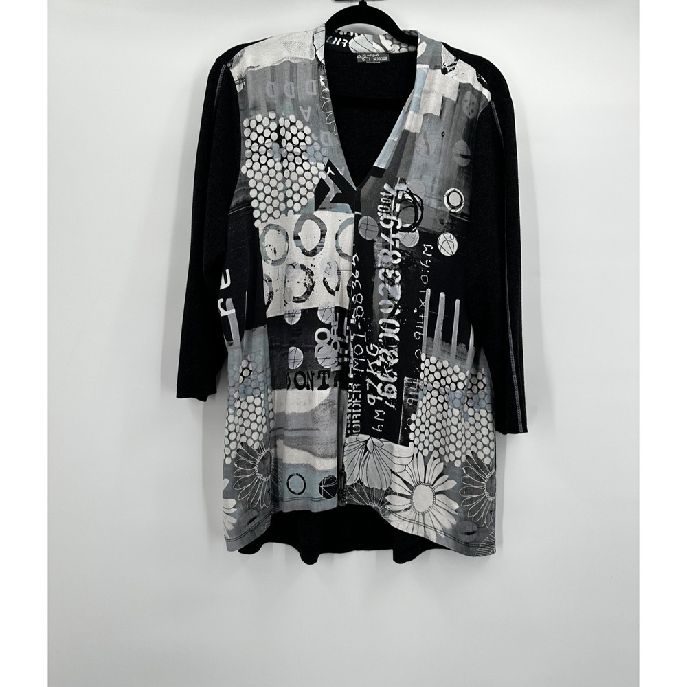 Dolcezza Art Simply Pullover‎ Womens 1X Abstract Floral Print 71622X Top Sweater